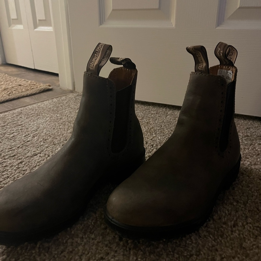 Blundstones